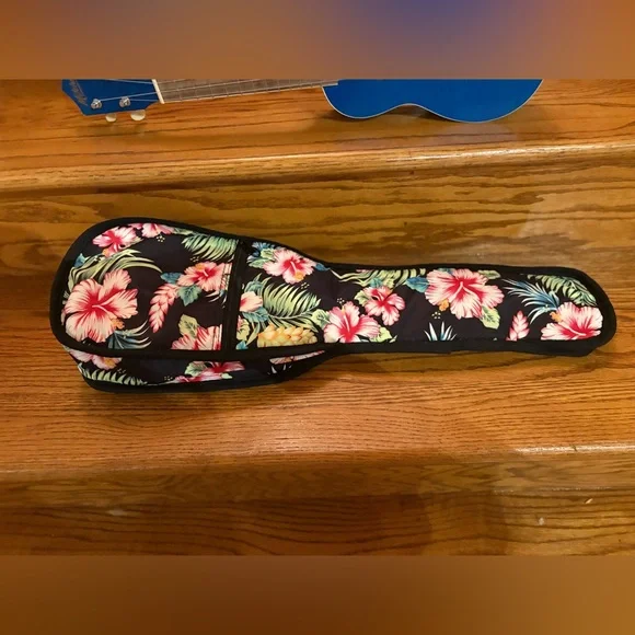 Blue Ukulele with Wooden Fretboard and case - Picture 3 of 13